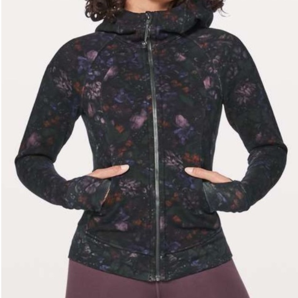 Lululemon Scuba Hoodie Light Cotton Fleece in Frozen Flourish Multi/Black. SZ 8